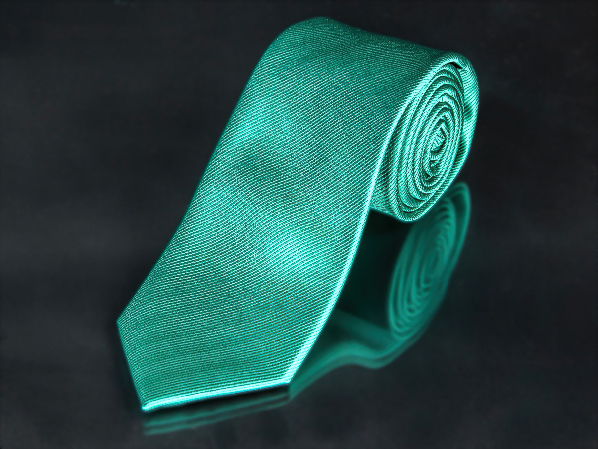 Kravata pánská AMJ, šikmý proužkovaný vzor KU0045, zelená